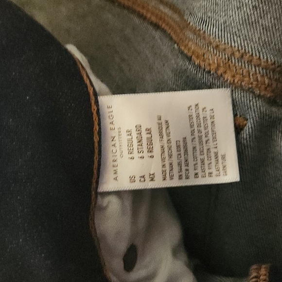 American Eagle artist crop next level crop size 6 standard dark cropped Jeans - Picture 11 of 11